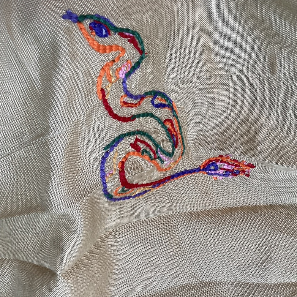 🐟 FARM Rio Anthropologie Embroidered Linen Dress Tan Fish Snake Floral New - Picture 11 of 16